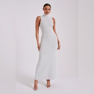 Elegant Ice Gray Sleeveless Maxi Dress